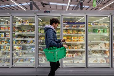 Decarbonizing the grocery sector
