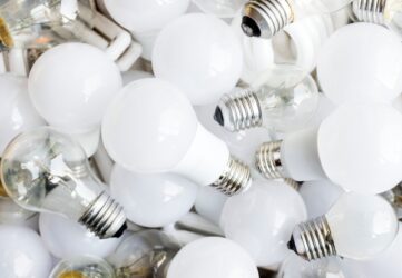How can Retailers benefit from Recycling Lights? 
