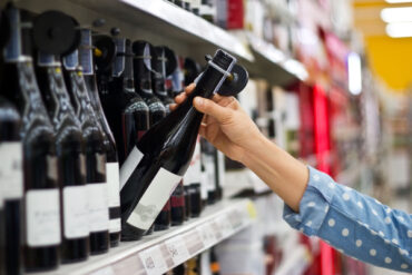 Manitoba introduces retail liquor bill